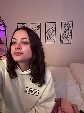 Megan Rodrigo online show from 11-24-25, 07:47