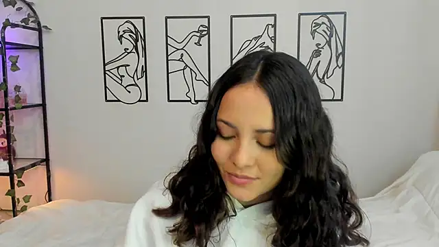 Megan Rodrigo online show from 09-27-25, 05:52