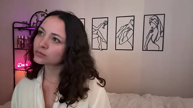 Megan Rodrigo online show from 11-19-25, 07:14