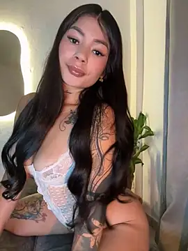 Roxanne 08 online show from 10-20-25, 07:14