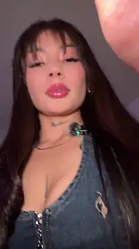 Roxanne 08 online show from 05-02-26, 11:10