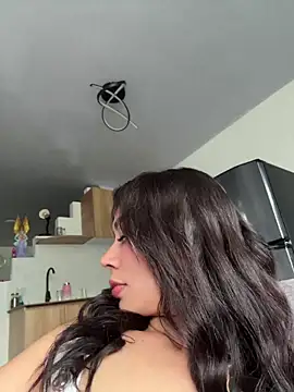 Roxanne 08 online show from 06-25-26, 05:29