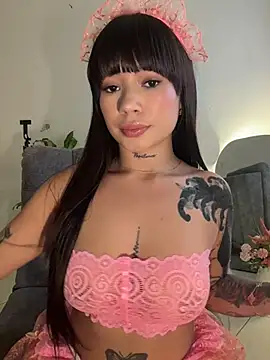 Roxanne 08 online show from 11-18-25, 06:44