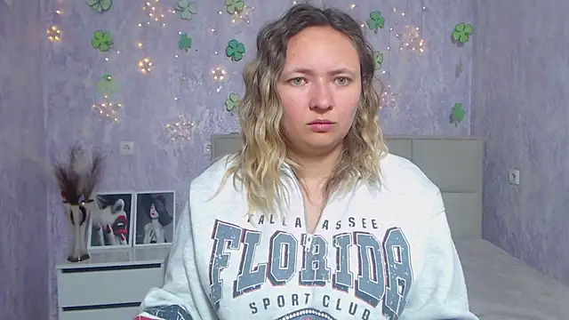 SallyVerda online show from 03-17-25, 06:42