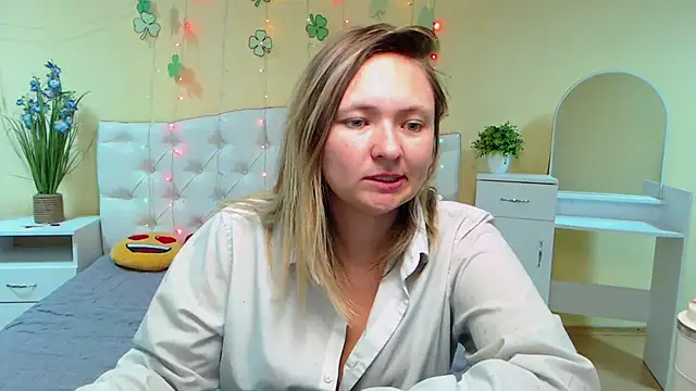 SallyVerda online show from 03-22-25, 04:45