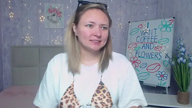 SallyVerda online show from 09-13-25, 05:02