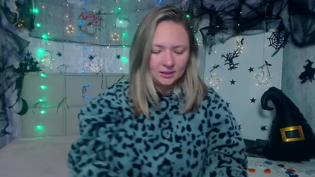 SallyVerda online show from 10-15-25, 05:21