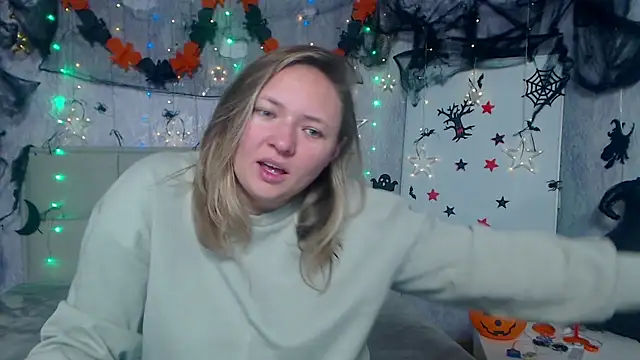 SallyVerda online show from 10-24-25, 05:12