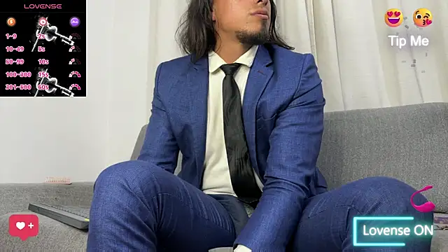 Tom blunt96 online show from 11-06-25, 06:17