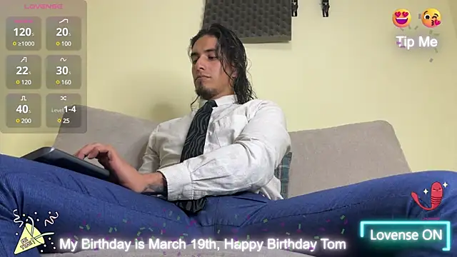Tom blunt96 online show from 03-18-25, 05:23