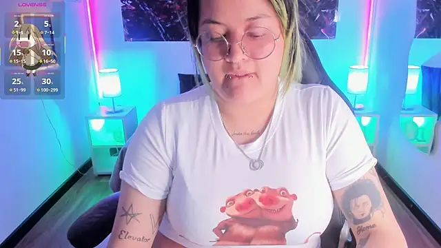 lucky-leah online show from 12-18-25, 03:22