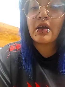 lucky-leah online show from 04-30-26, 04:30