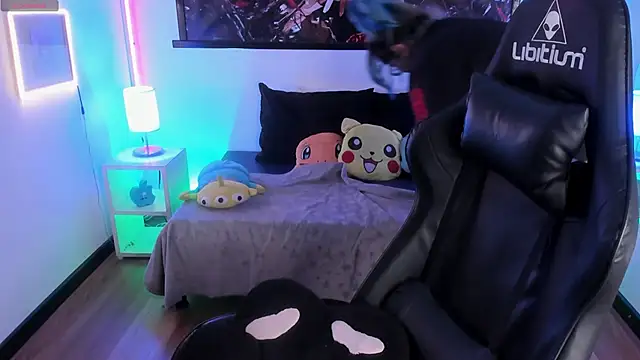 lucky-leah online show from 04-05-26, 03:46