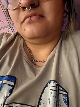 lucky-leah online show from 11-20-25, 03:51