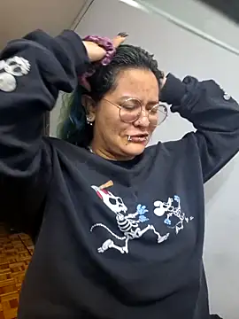 lucky-leah online show from 04-07-26, 03:30