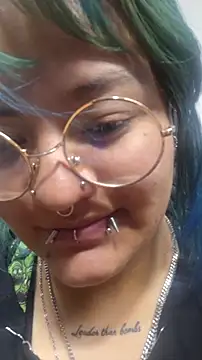 Snapshot of lucky-leah chatting on 06-16-26, 03:50 lucky-leah online show from 06-16-26, 03:50