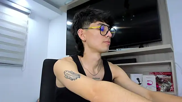 Snapshot of Santi_delacruz chatting on 10-03-25, 05:20 Santi delacruz online show from 10-03-25, 05:20