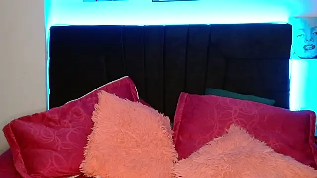 Snapshot of pearllatin chatting on 01-10-25, 11:50 pearllatin online show from 01-10-25, 11:50