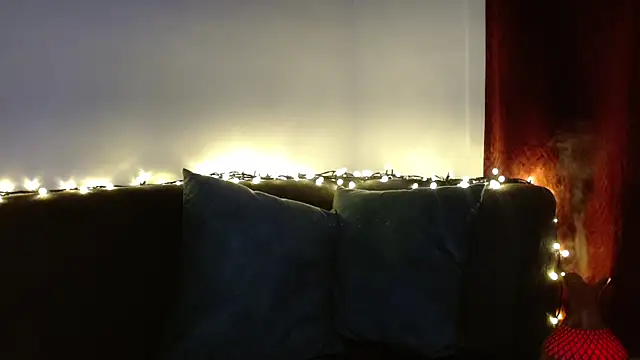 Snapshot of pearllatin chatting on 10-23-25, 01:04 pearllatin online show from 10-23-25, 01:04