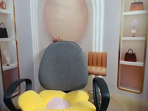 Love bug15 online show from 04-24-26, 06:48