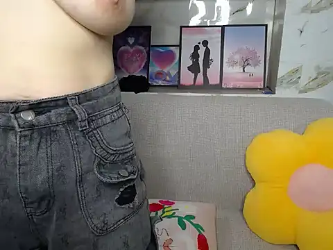 Love bug15 online show from 10-09-25, 05:52