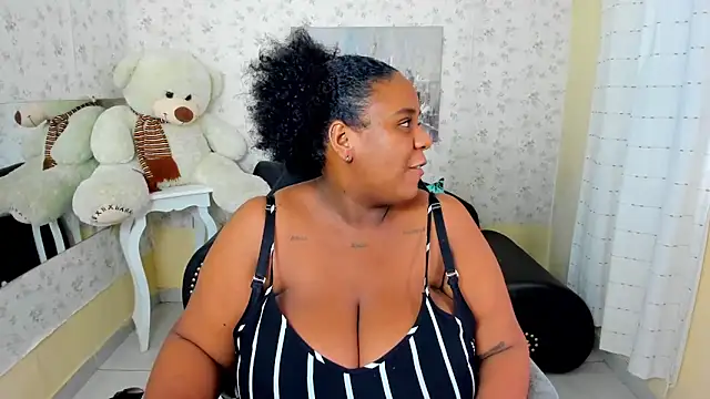 Snapshot of bbw_charlote chatting on 04-23-26, 12:22 bbw charlote online show from 04-23-26, 12:22