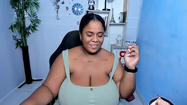 Snapshot of bbw_charlote chatting on 03-21-25, 12:06 bbw charlote online show from 03-21-25, 12:06