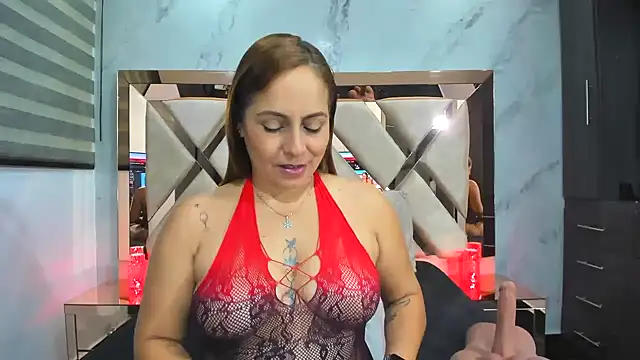 Snapshot of Susy_wisee chatting on 09-20-25, 04:06 Susy wisee online show from 09-20-25, 04:06