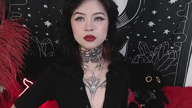 Isabella  dark online show from 03-20-25, 11:45