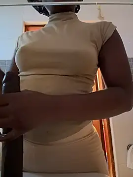 Snapshot of Nottynadiaa chatting on 07-18-26, 04:37 Nottynadiaa online show from 07-18-26, 04:37
