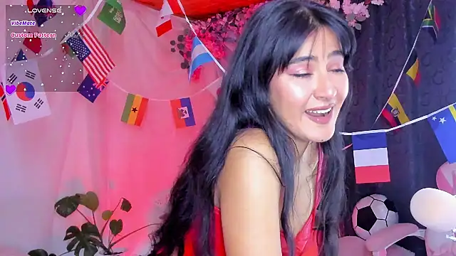 Snapshot of Violetta_kim1 chatting on 07-18-26, 07:33 Violetta kim1 online show from 07-18-26, 07:33