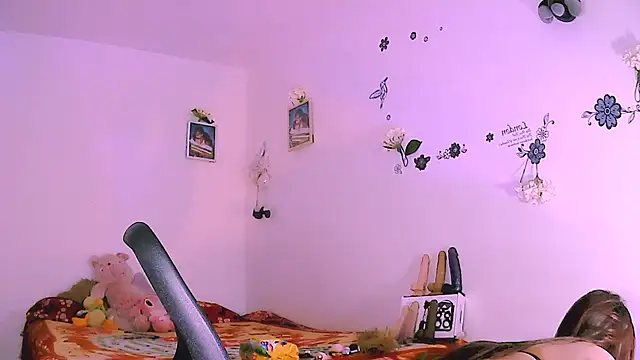 Candy beauty online show from 02-21-25, 06:37