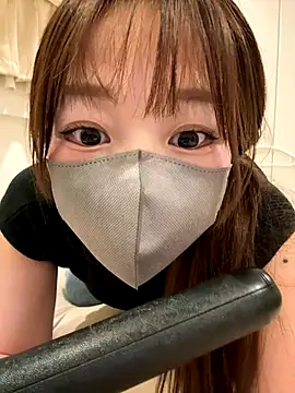 Snapshot of OCHAN___X chatting on 10-19-25, 11:35 OCHAN X online show from 10-19-25, 11:35