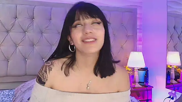 Snapshot of AlissonLopez_ chatting on 02-18-25, 10:27 AlissonLopez  online show from 02-18-25, 10:27