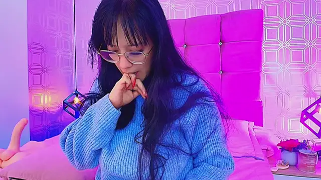 Snapshot of AlissonLopez_ chatting on 12-13-24, 10:19 AlissonLopez  online show from 12-13-24, 10:19