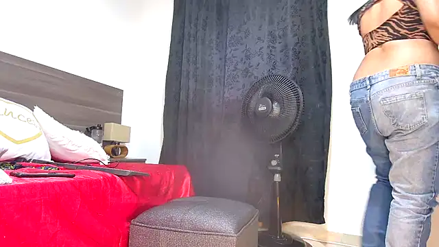 Snapshot of Mila_cams1_ chatting on 09-11-25, 04:01 Mila cams1 online show from 09-11-25, 04:01