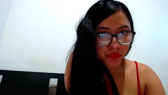 LuciaTomson online show from 02-09-26, 07:12