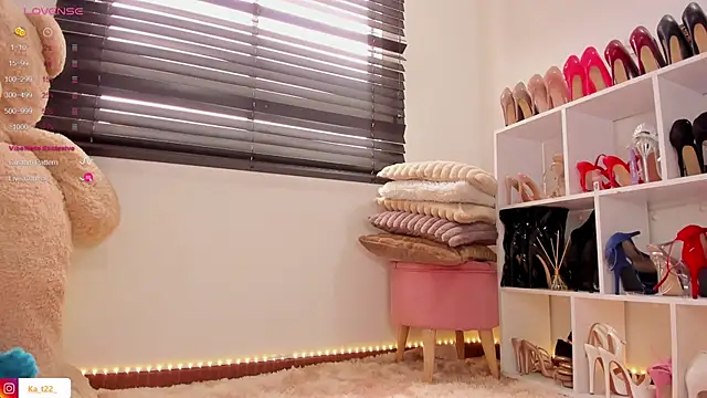 kariina  22 online show from 06-14-26, 04:41