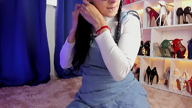 kariina  22 online show from 07-13-26, 10:42