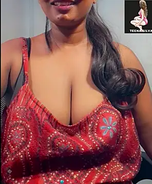 Snapshot of SLteena chatting on 10-01-25, 03:27 SLteena online show from 10-01-25, 03:27