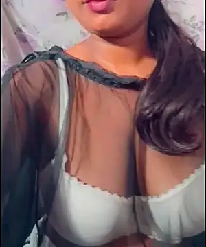 Snapshot of SLteena chatting on 07-10-26, 03:17 SLteena online show from 07-10-26, 03:17