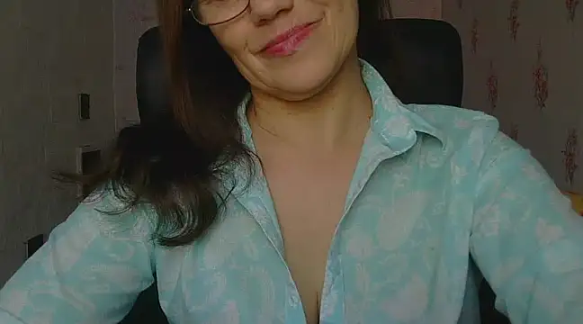 Snapshot of KittyyLaBeauty chatting on 03-21-25, 02:07 KittyyLaBeauty online show from 03-21-25, 02:07