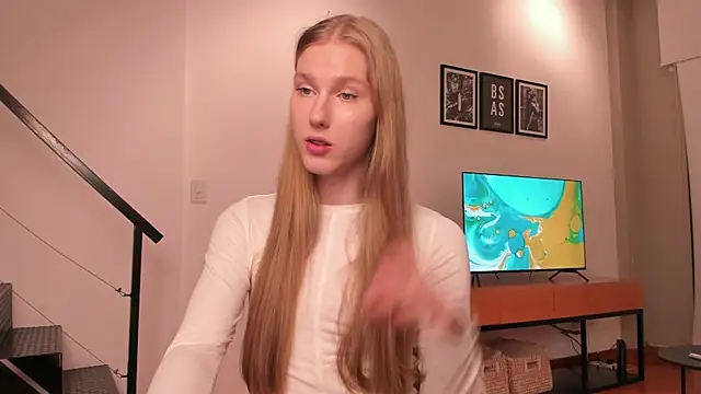 Mira Lite online show from 04-24-26, 02:35