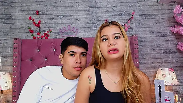 Snapshot of AuroraSim chatting on 03-16-25, 02:11 AuroraSim online show from 03-16-25, 02:11