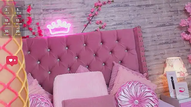Snapshot of AuroraSim chatting on 10-18-25, 01:35 AuroraSim online show from 10-18-25, 01:35