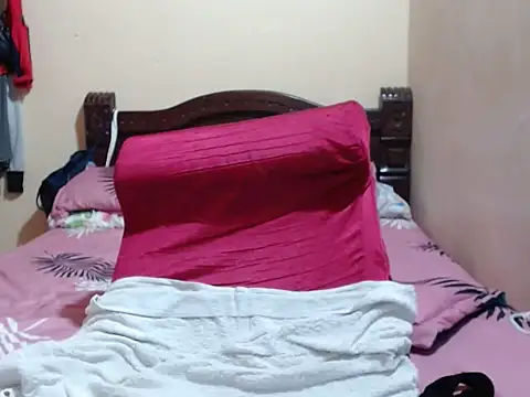 sonia  milk online show from 10-19-25, 07:38