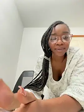 Snapshot of JordanSilk chatting on 09-23-25, 12:23 JordanSilk online show from 09-23-25, 12:23