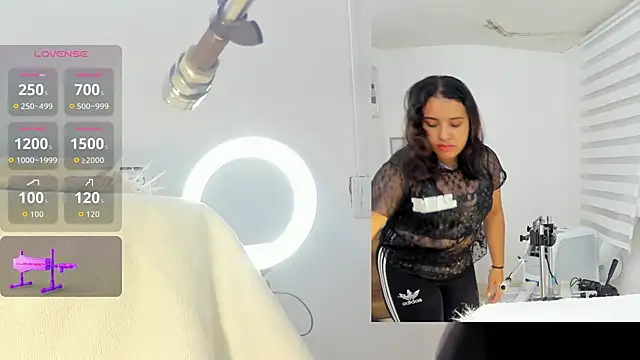 Daki Ume  online show from 09-18-25, 02:47