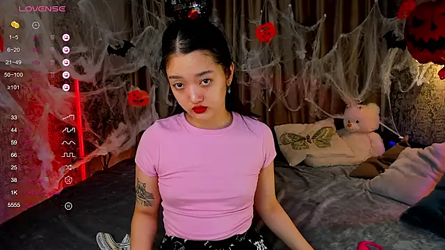 FreyaRaya online show from 10-25-25, 02:33