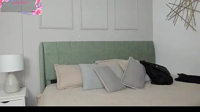 Sussanewolf online show from 03-27-26, 12:17